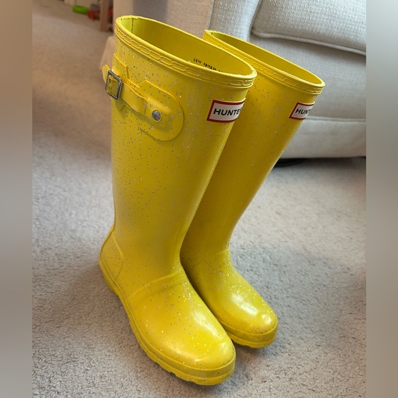 Hunter Sparkling Yellow Rain Boots - Picture 5 of 16